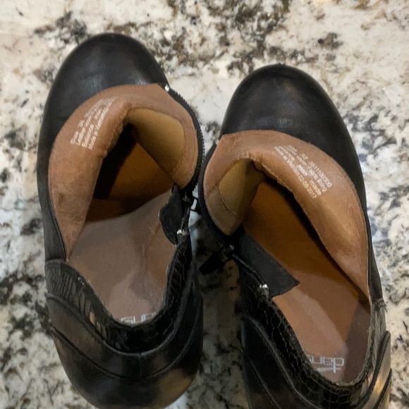 Dansko shoes size 38- leather upper / fabric lining man made - Picture 4 of 4